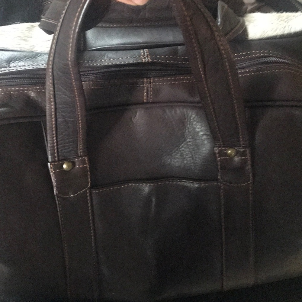 Leather and fur overnight bag - Picture 5 of 7